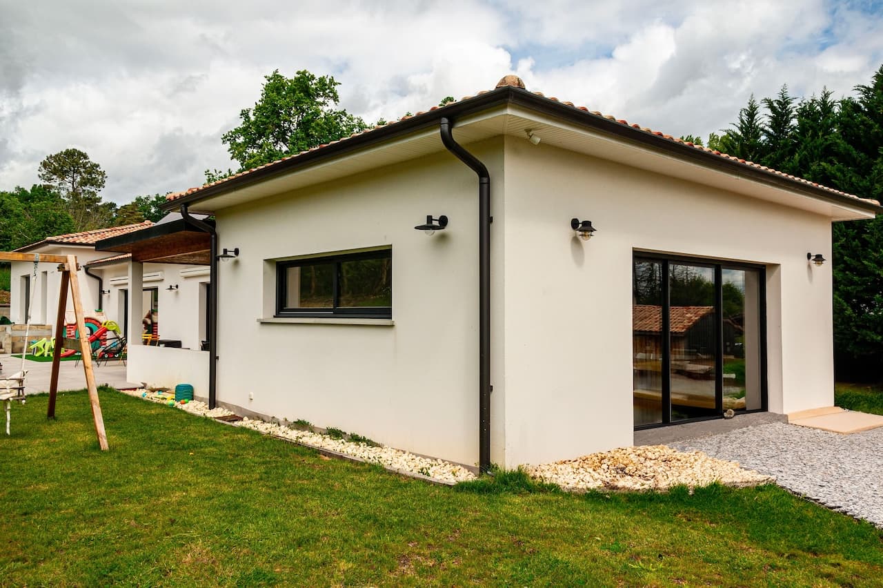 Une maison endormie, une histoire à réveiller